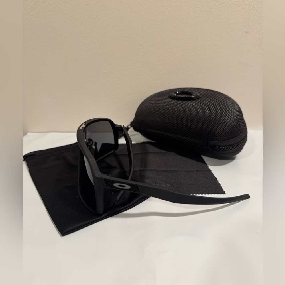 COPY - Oakley Black Sunglasses with Case - Picture 2 of 3